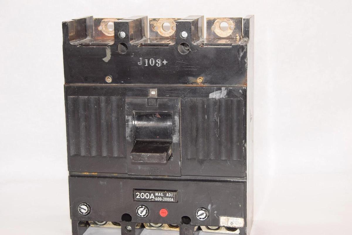 Used GE / GENERAL ELECTRIC E1159L-R 225A Circuit Breaker 3P 600Vac W/ 200A Trip *Chip