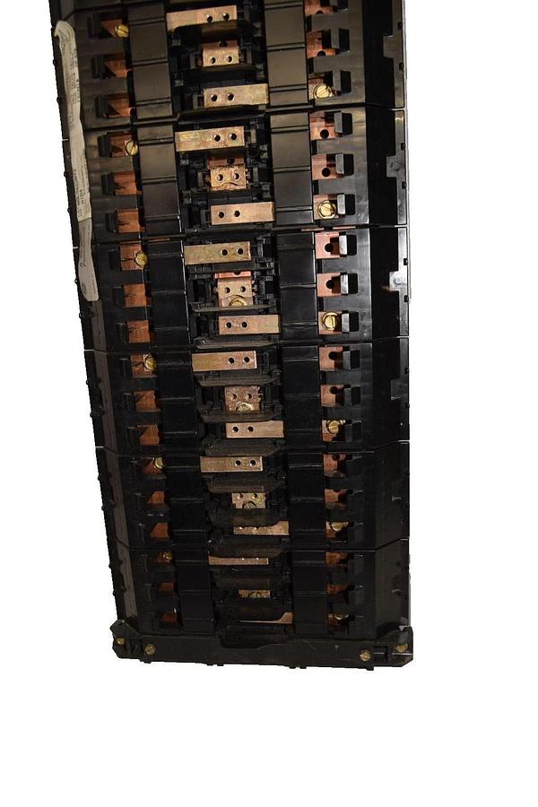 Used General Electric / GE AQL3422ATX 225Amp 3Ph Main Lug Panelboard Interior