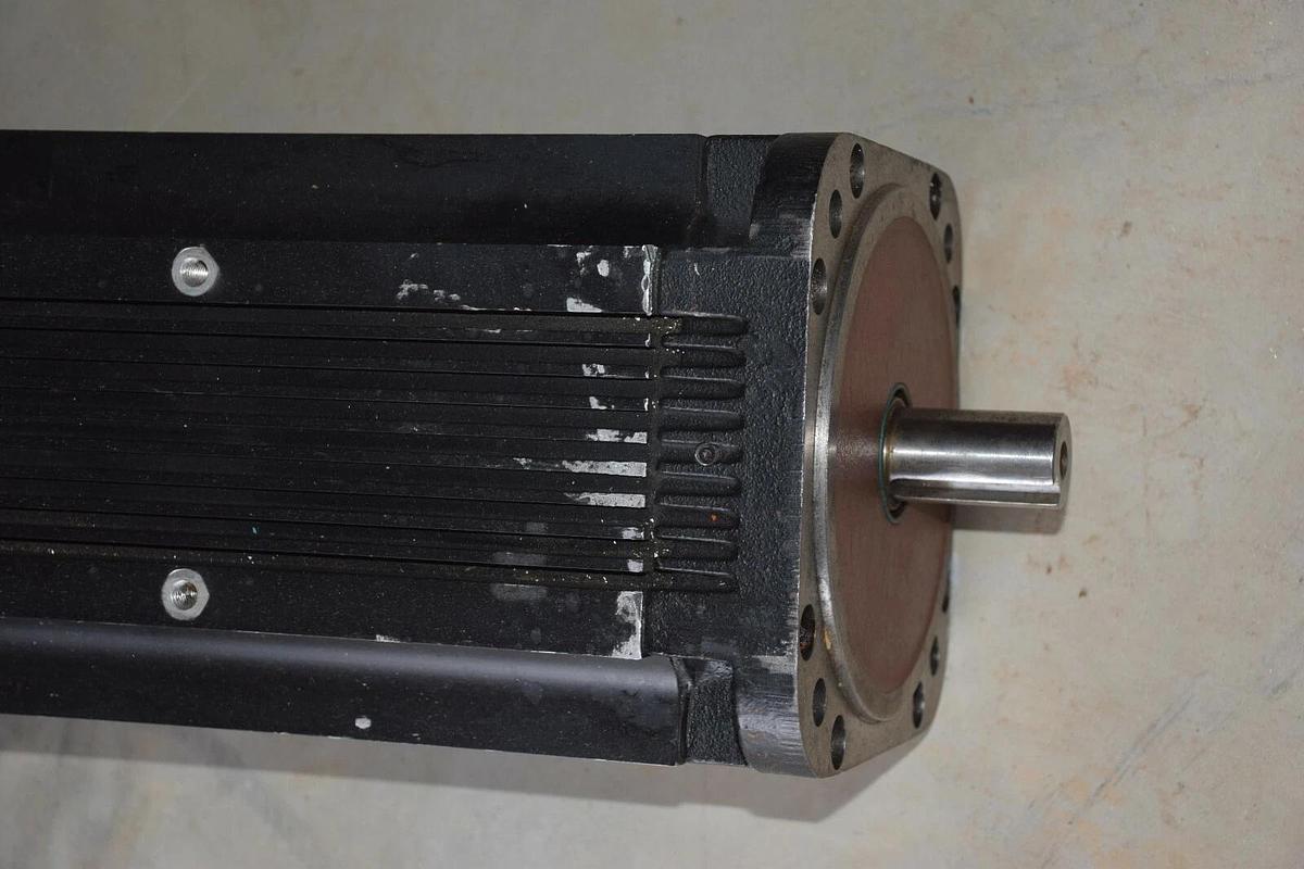 Used ALLEN BRADLEY 1326AB-B730E-S2L 460V 9.6KW 3000RPM  0-250Hz  1326AB-B730E-S