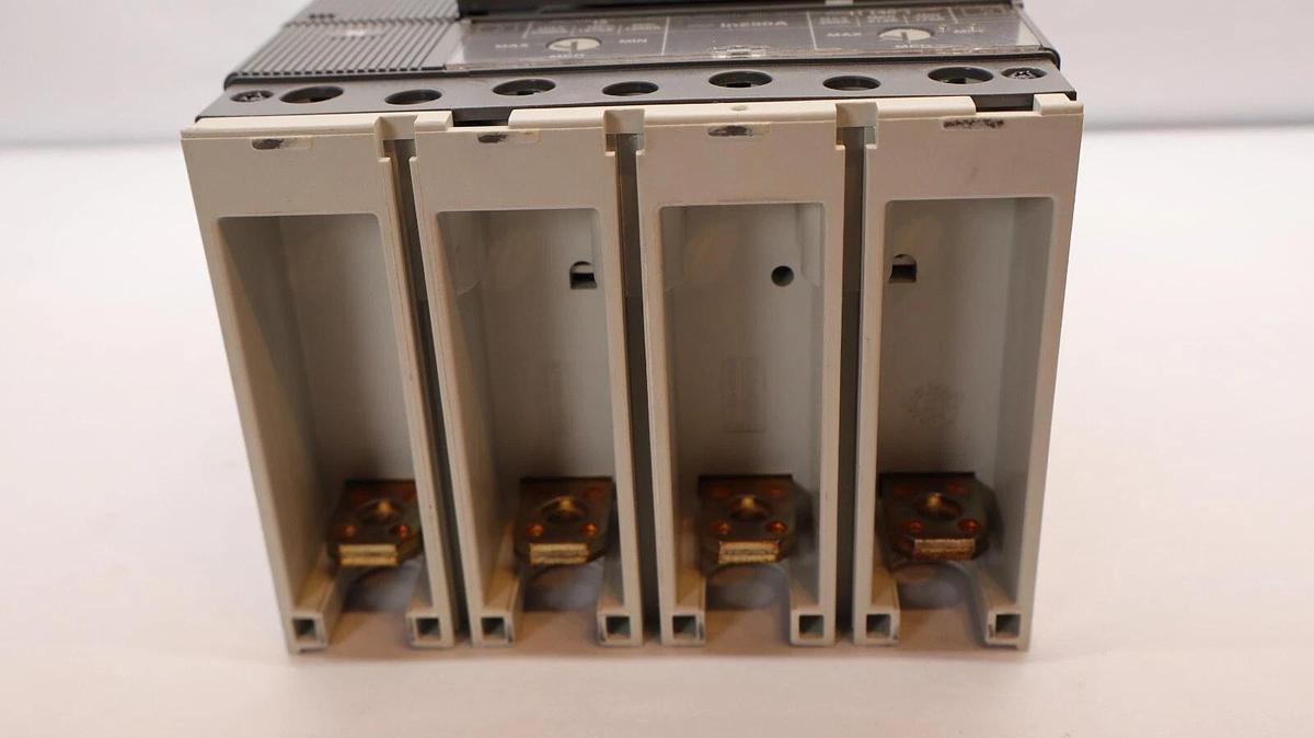 ABB T4NQ250TW-4 , T44P 250A 250 Amp SACE 4TN 250 Tmax Breaker (NEW)