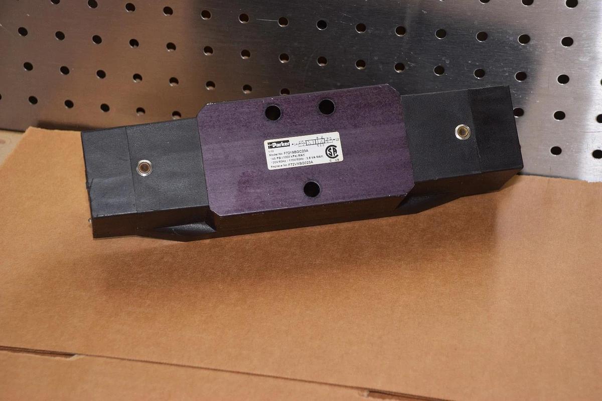 Used PARKER F7219BGC23A 145PSI 120V 50Hz HYDRAULIC VALVE