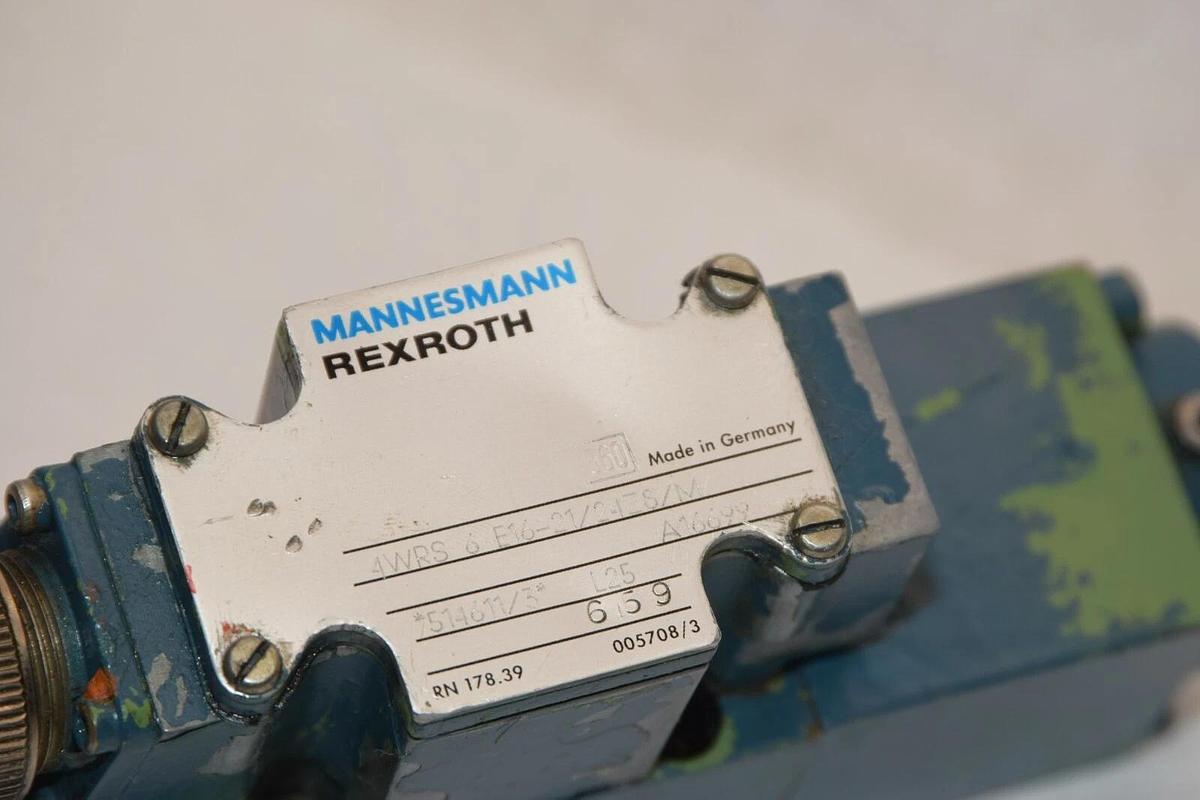 Used REXROTH Mannesmann 4WRS 6E16-21/24Z8/M 019640M-11 Directional Valve