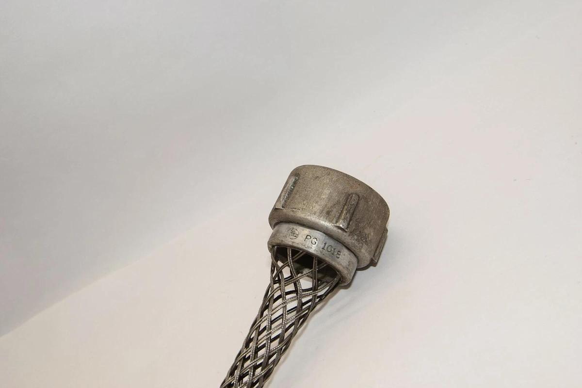 (NEW) PG 1018 1-29/32" Approximately 8.5" Strain Relief Grip Cord