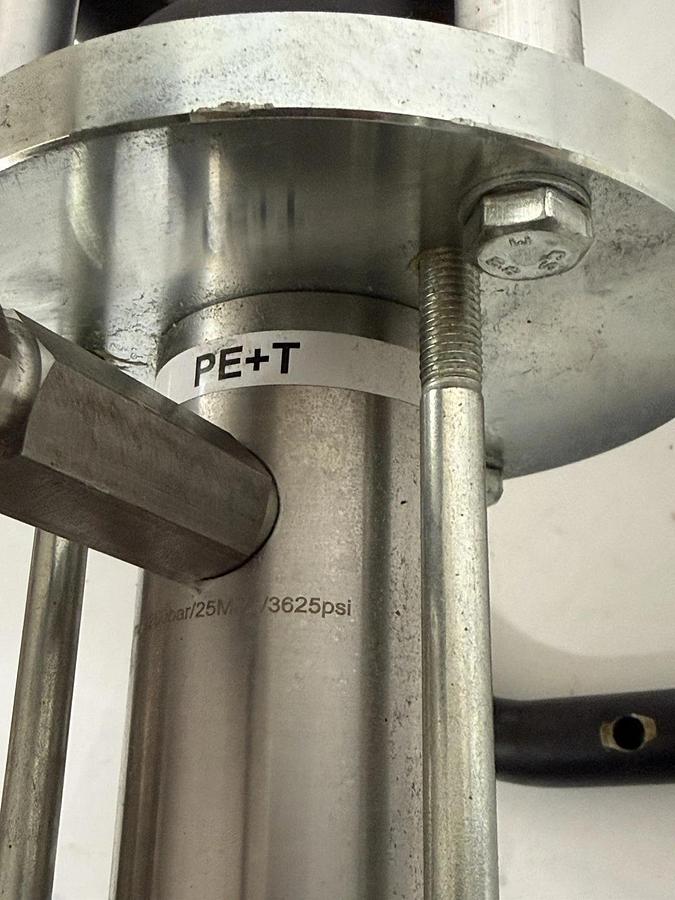 Used Wagner Wildcat Icebreaker 10-70LP  Piston Pump 10-70-LP Ratio10:1  Low psi