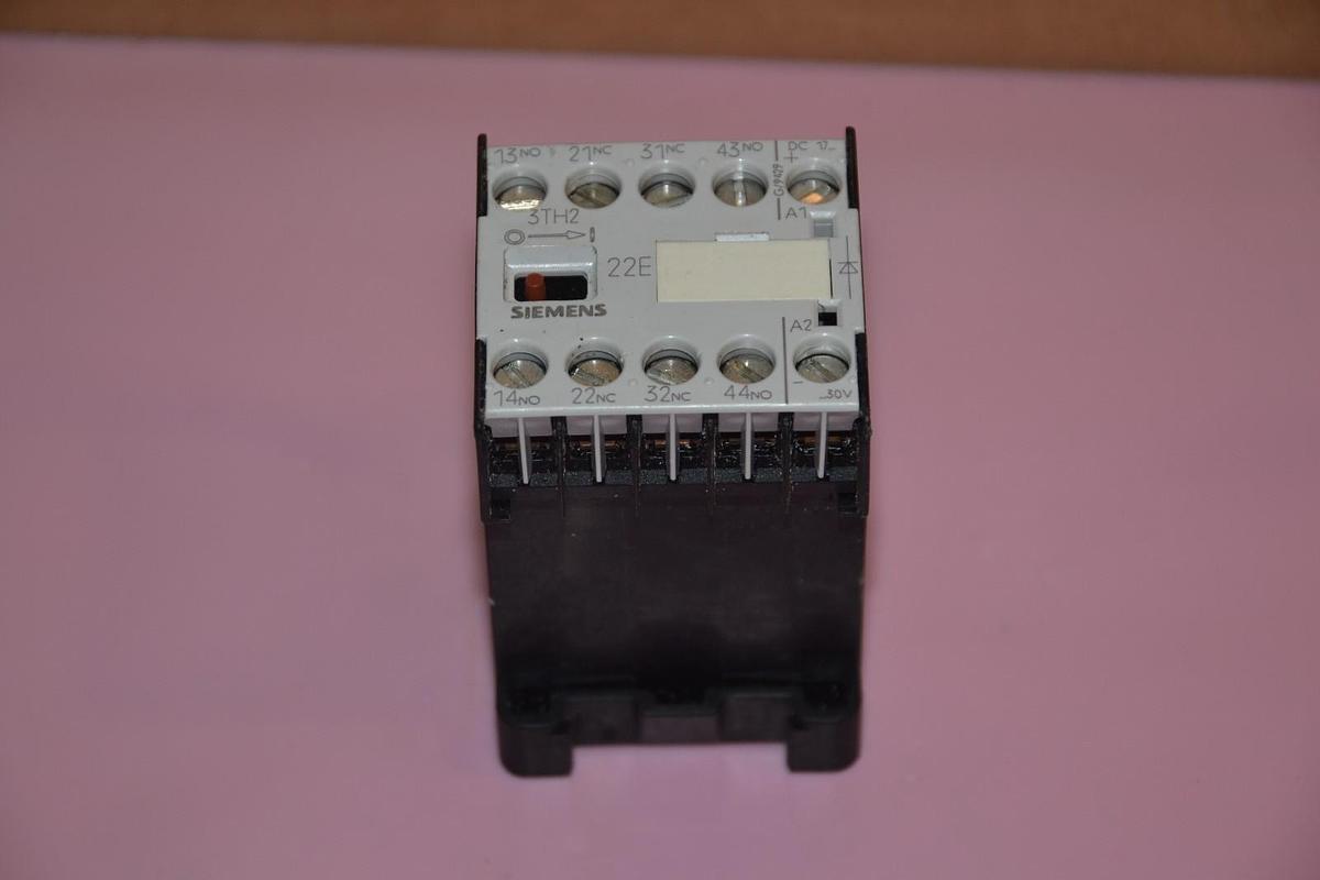 Used SIEMENS CONTROL RELAY 3TH2022-0JB4 3TH2022 0JB4 10A 10 A AMP
