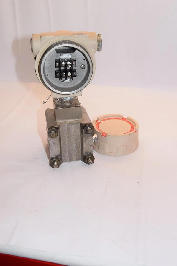 Used VALIDYNE DR800D-10P-N1B4B 10.0" H20 100psi Pressure Transmitter