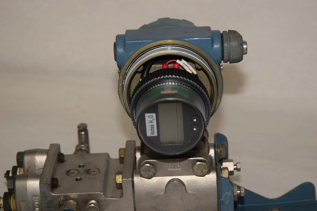 Used ROSEMOUNT 1151 1151DP3S22B1M7 0-30 IN H20 40-20MA 2000psi Pressure Transmitter