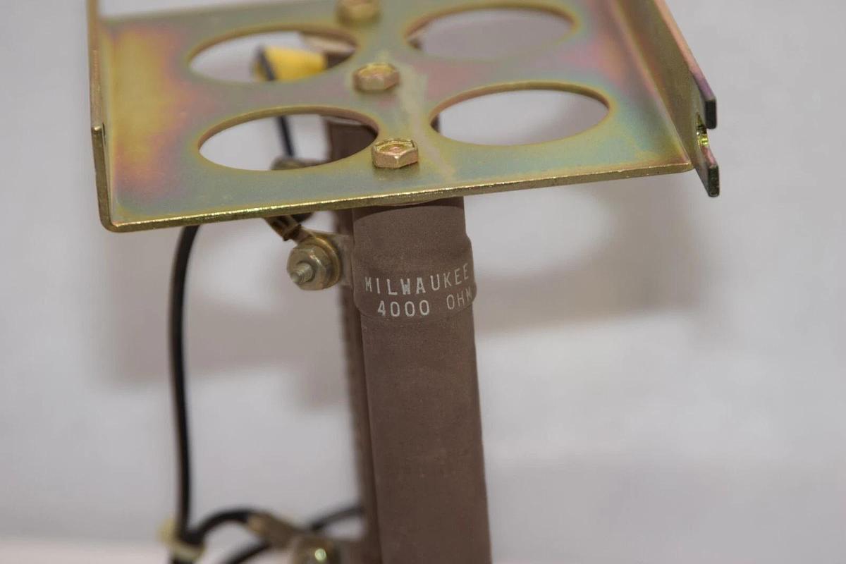 Used MILWAUKEE 4,000Ω , 18,800Ω , 6.25Ω Resistor Bank
