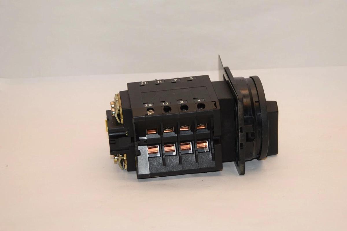 (NEW) Klockner Moeller 63A EATON T5B-4-15164/EA/SVB  Rotary Cam Switch