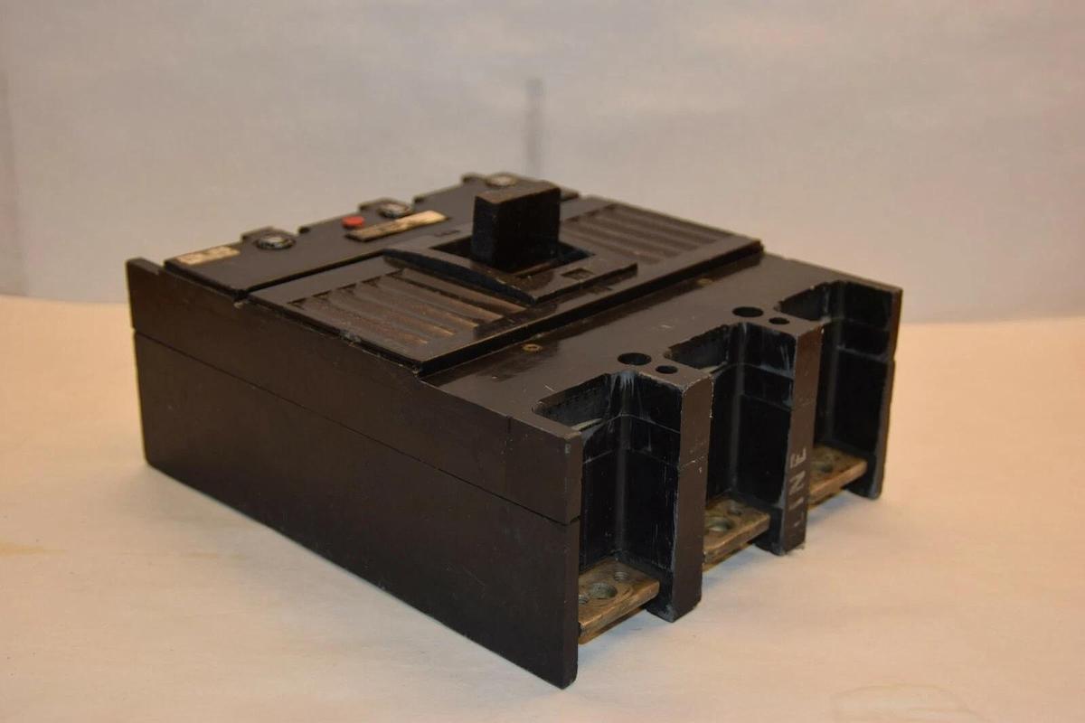 Used GE E11592-R E11592R 225A 600Vac Adj. 675-2250A Circuit Breaker