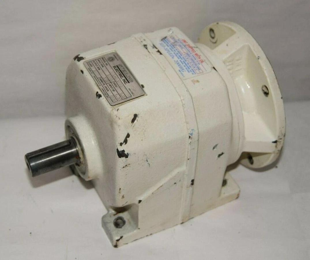 Used STERLING ELECTRIC HEL-GM1670 9.0:1 1800rpm 1" Shaft Gear Box / Speed Reducer