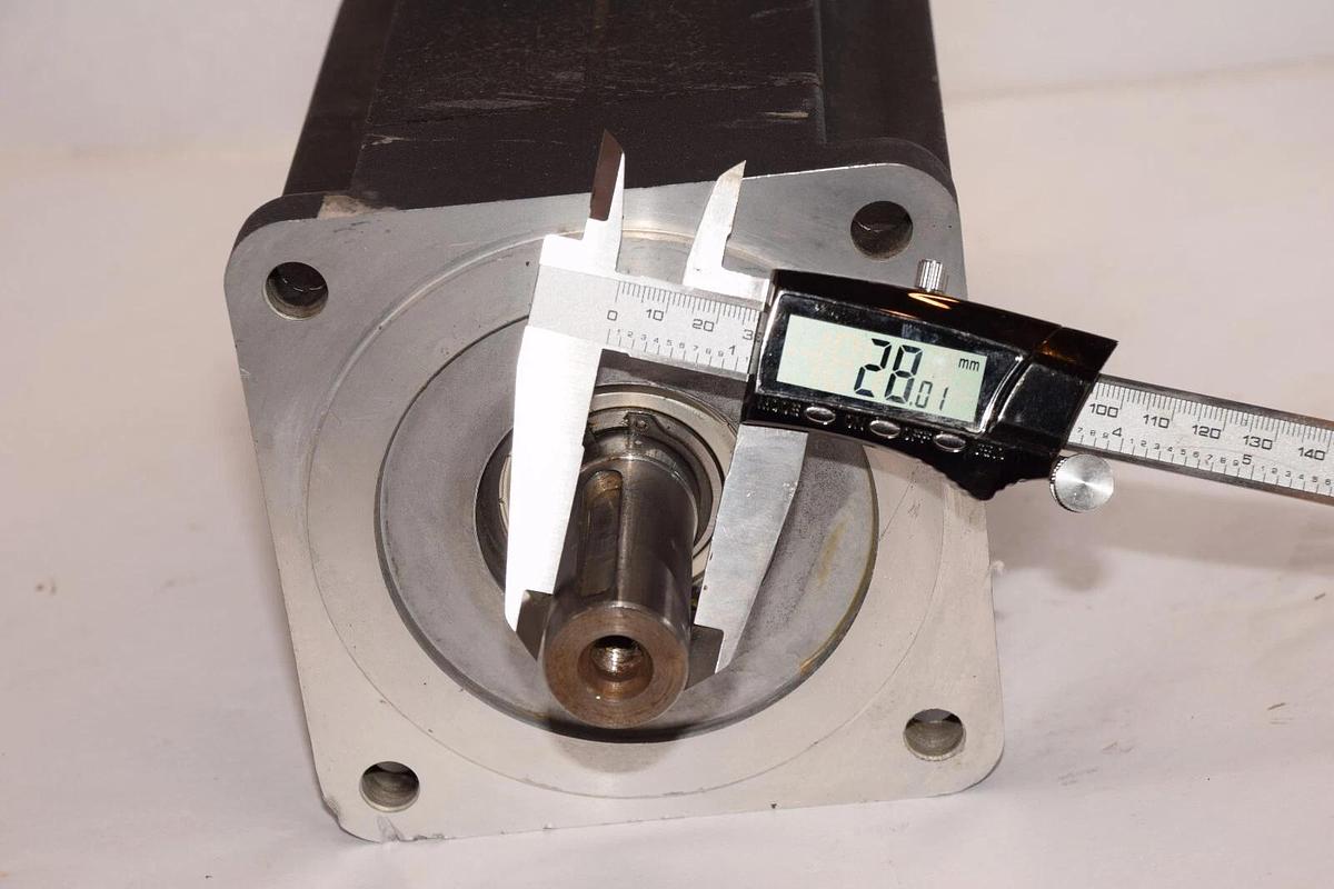 Used Baldor Brushless Servo Motor BSM100C-4250AA S4P124W111 W050L277407 20nm 2.71kw