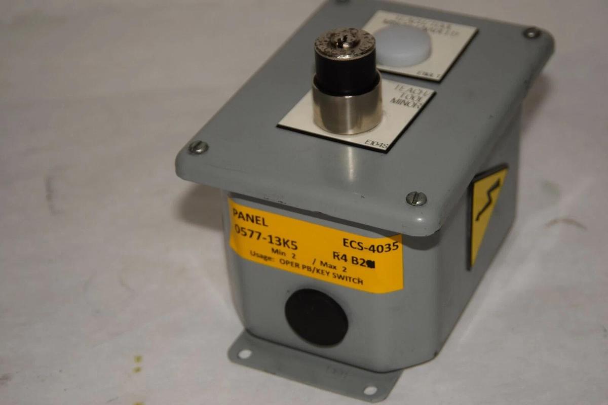 Used HOFFMANN ED2PBM Enclosure ECS-4035 0577-13K5 R4B2 2 5Pin Push Button Key Switch