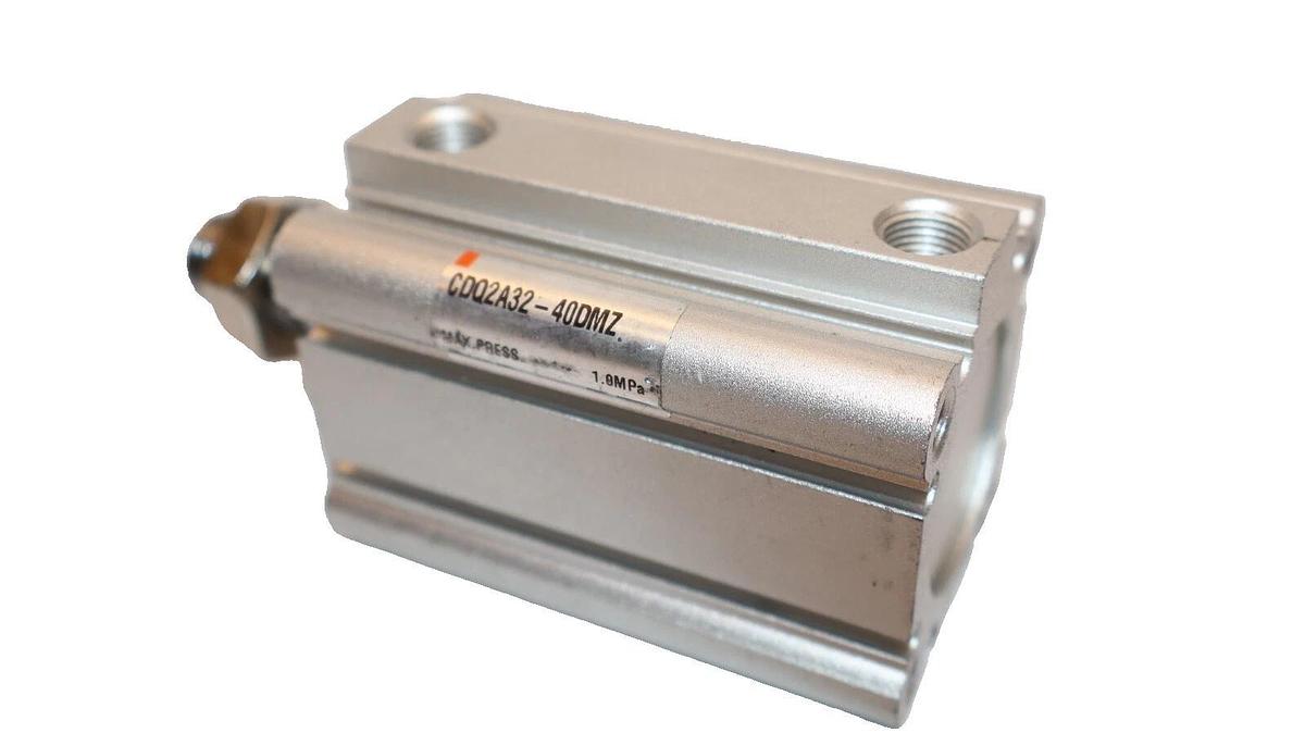 (NEW) SMC CDQ2A32-40DMZ , CDQ2A3240DMX 1.0MPa Pneumatic Compact Cylinder
