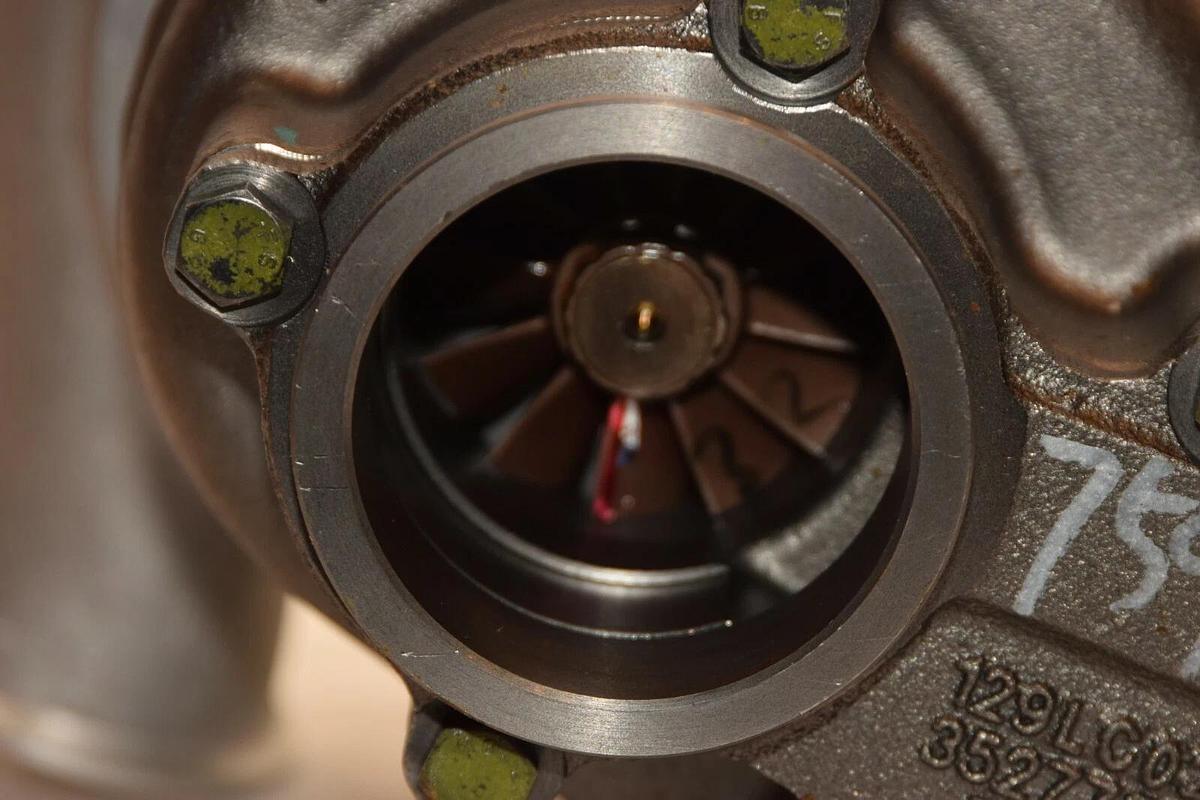 (New) Holset Nos OEM Cummins Holset Turbo 3527758 FLM6 5321910 H100654032