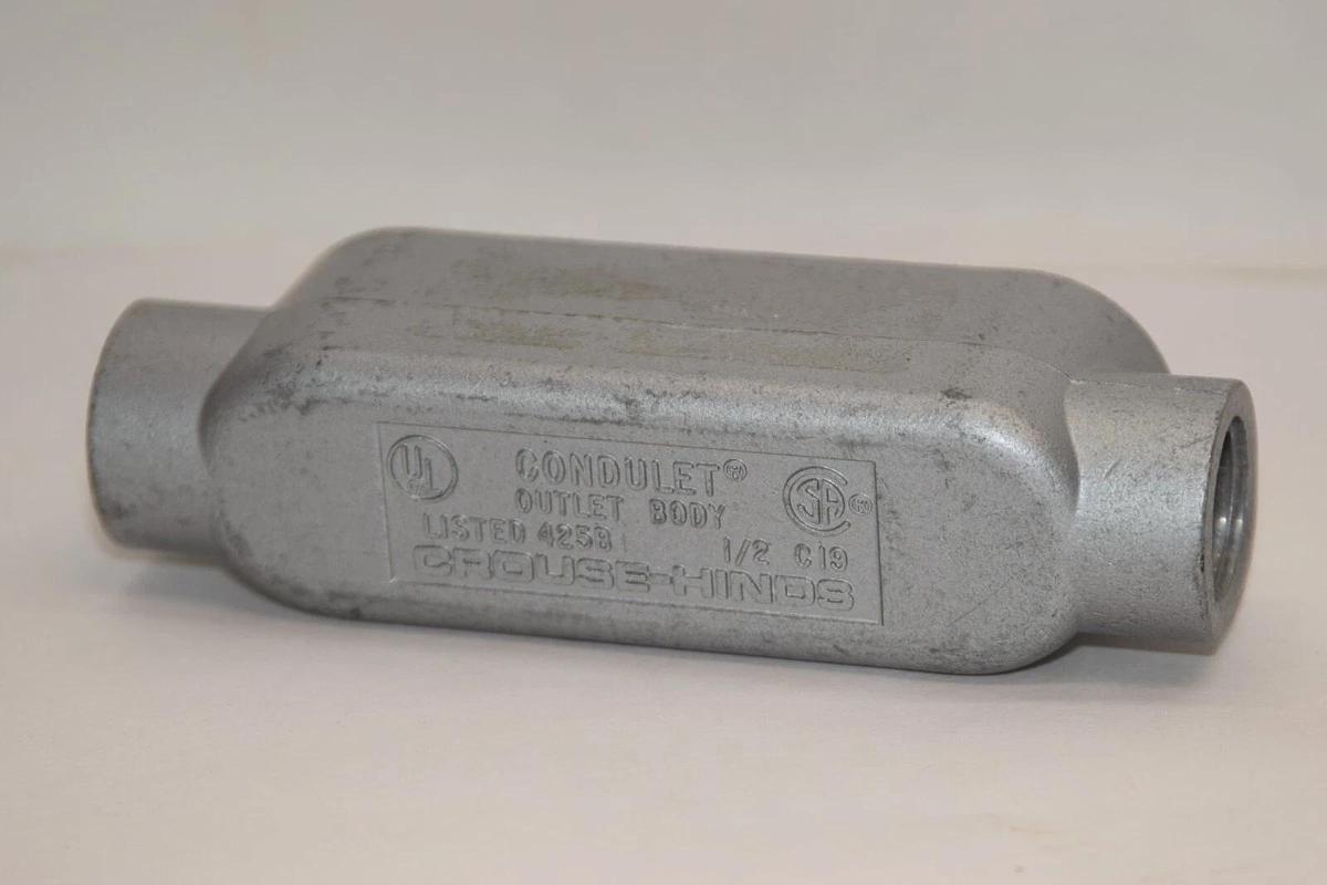 (NEW) CROUSE HINDS 1/2 C19 Condulet Conduit Outlet Body