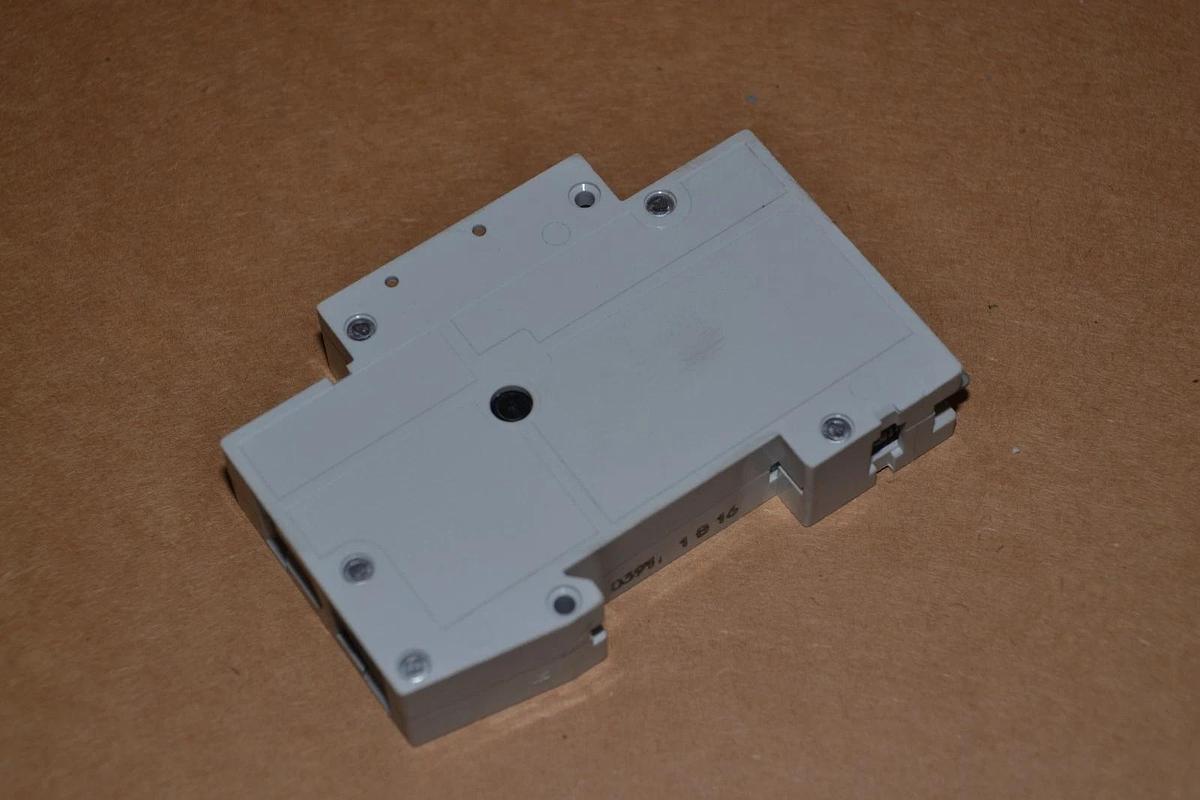 Used SIEMENS 5SX2 B16  5SX2B1616A 16 Amp A 1 P 1POLE CIRCUIT BREAKER