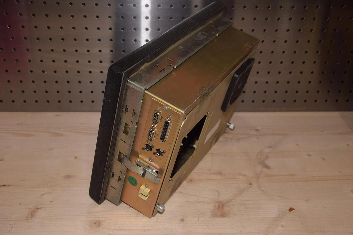 Used GE Fanuc Display Station 2000 Operating Panel 2BCM2-2D00-0001 IC752WTE000D