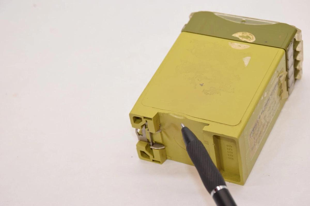 Used PILZ PA-1SK/D/220V/2UZ 250V 5A 40-60Hz Safety Relay Counter