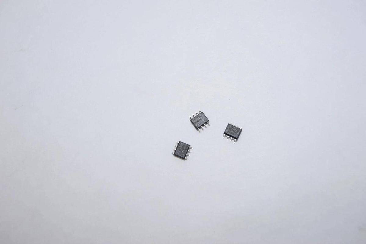 (NEW -Lot 45) ATEMEL 0919 , 919PHIL 8T9041 , LFPM453564164021 Integrated Circuit