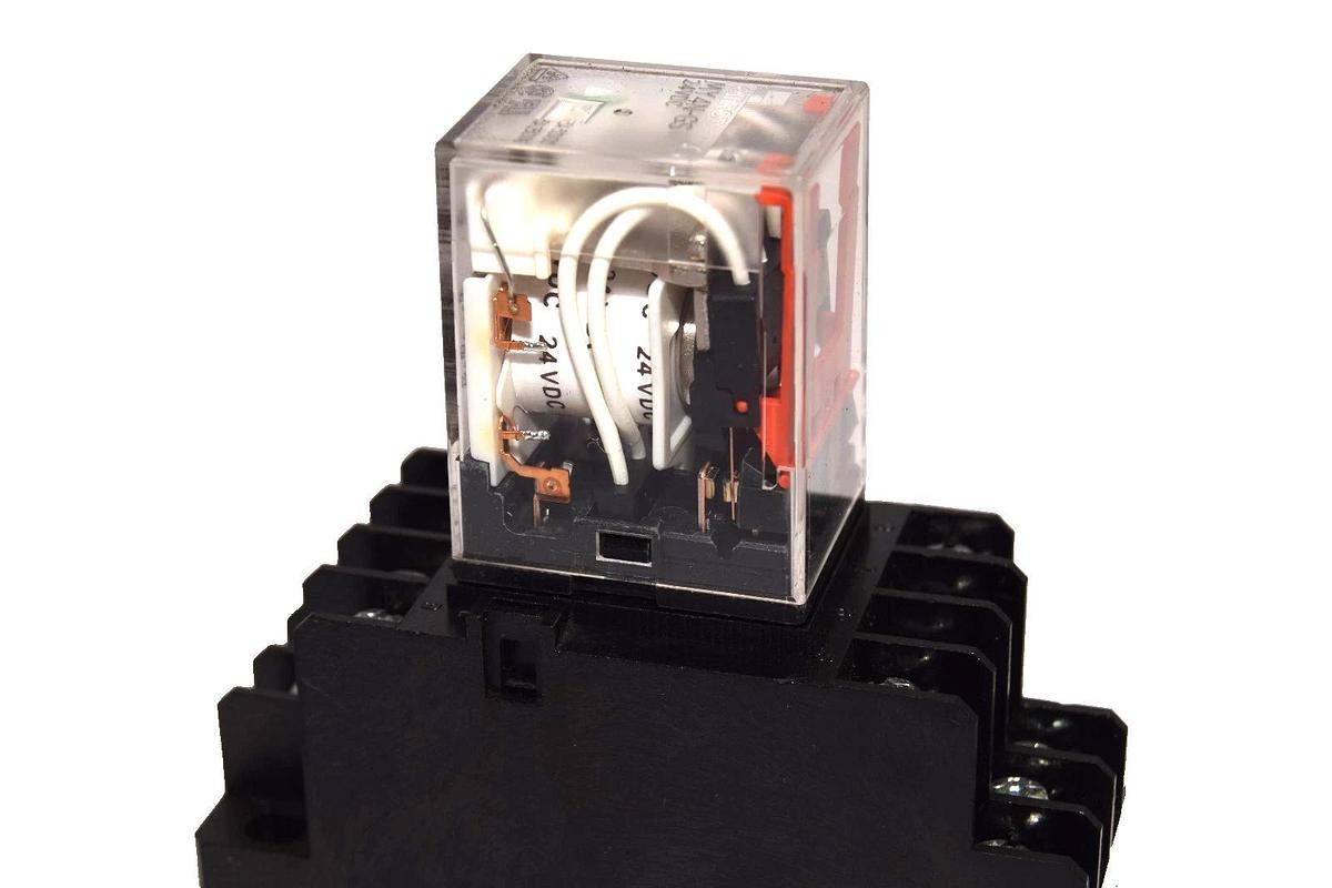 Used (LOT OF 3) OMRON MY4N-GS MY4NGS 24vdc 24 Vdc Relay with Base CT-BMY4