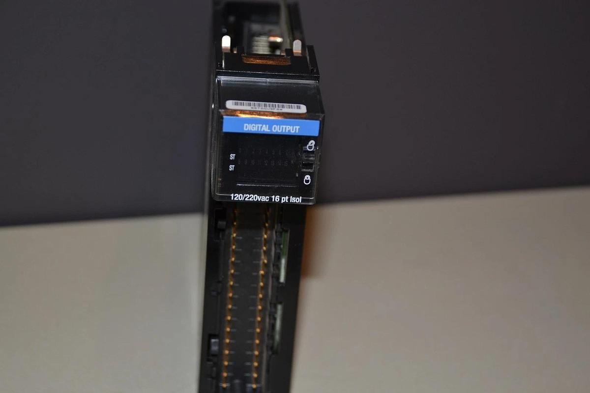 Used HONEYWELL DIGITAL OUTPUT PLC CARD TC-0DK161 TC-ODK161 J01 REV 2.1 240VAC AC OUT