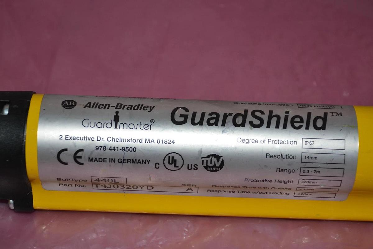 Used Allen Bradley AB Safety Light Curtain GuardShield T4J0320YD 440L SER. A 24V 24 V