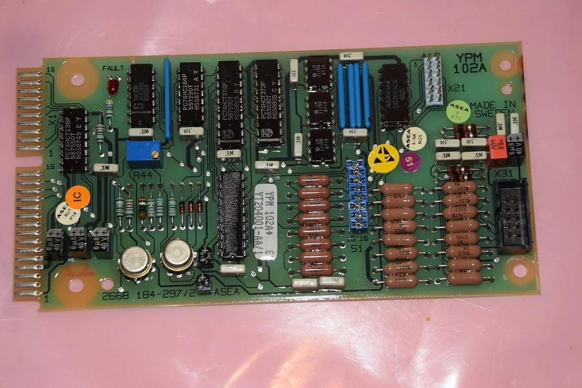 ABB Analog Output YT204001-AA/1  YPM102A, YPM 102A, YT204001-AA (New)