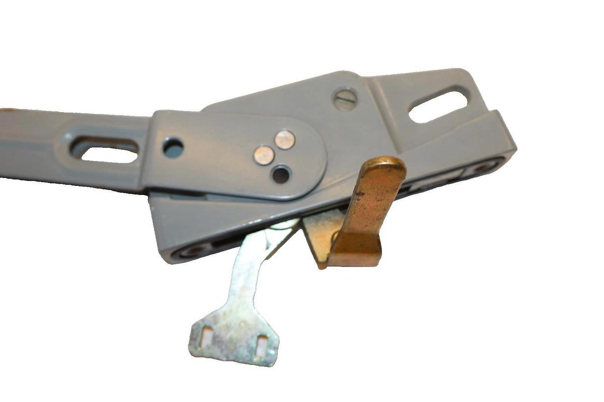 Used Square D Breaker Disconnect 9422RP1 Series B Cabinet Handle Operating Mechanism