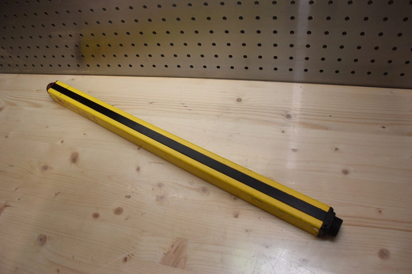 Used STI MS4320B-2 MINISAFE 20" RECEIVER SAFETY LIGHT CURTAIN