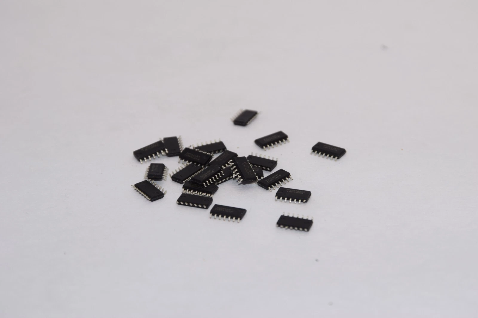 (NEW - Lot of 20) TEXAS INSTRUMENT LMV934MA 14-Pin Semi-Conductor