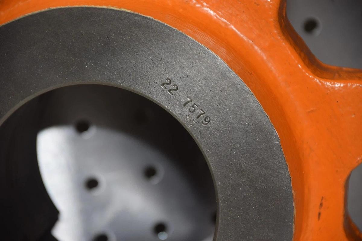 BELOIT 22 7579 2207979 10566367 3-7/16" BORE QT SPROCKET NEW