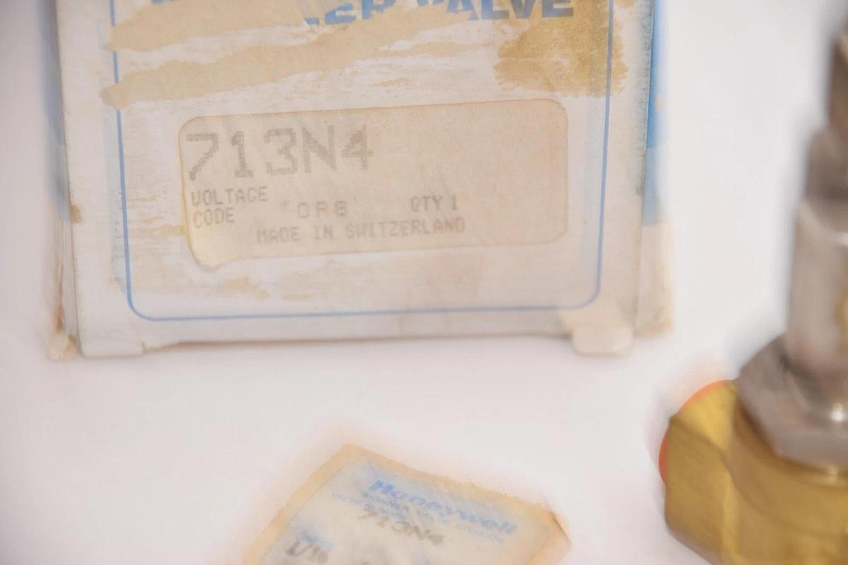 (NEW) HONEYWELL / SKINNER 713N4 1/16" Orifice Valve