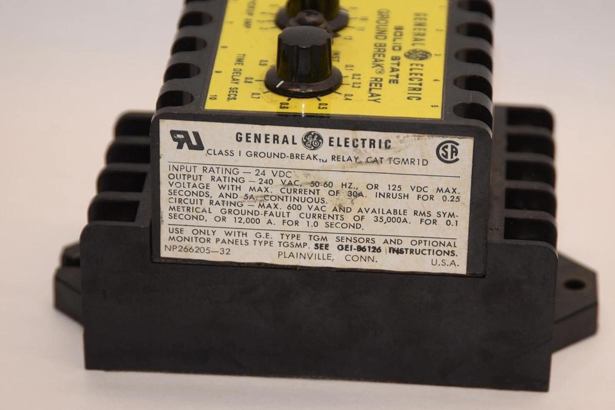 Used GENERAL ELECTRIC GE SOLID STATE GROUND BREAK RELAY TGMR1D NP266205-32