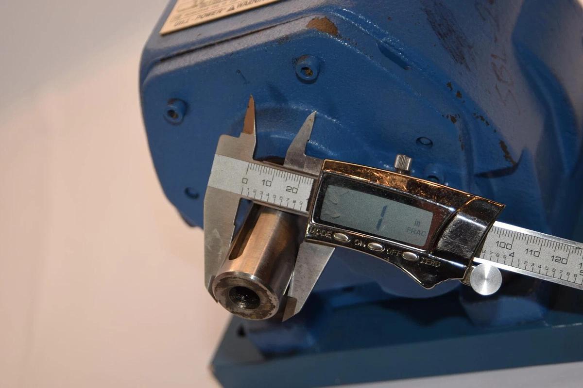 NEW FOOTE-JONES F14042E FJ50-10137 9.80 Ratio 3.0HP 173rpm Gearbox Speed Reducer