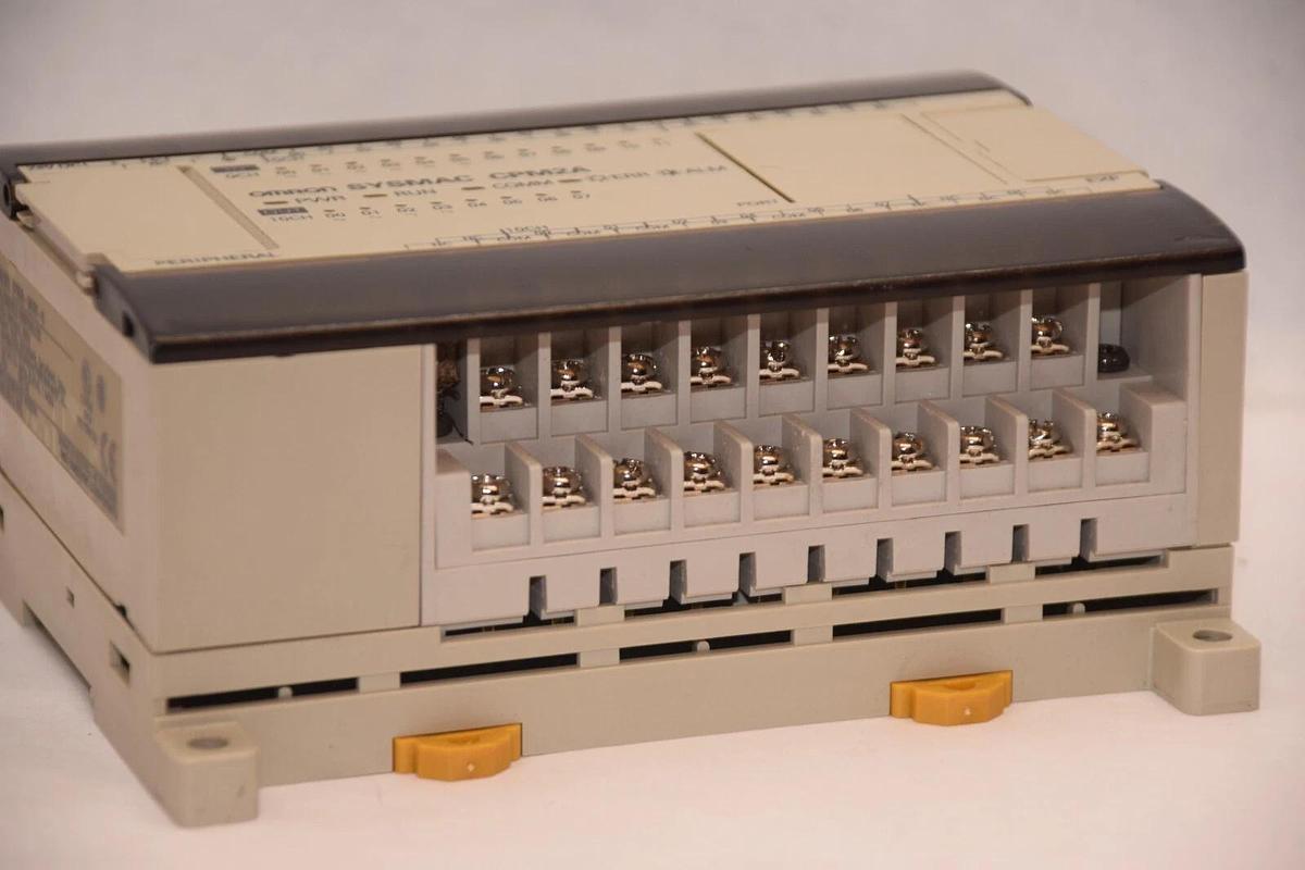 (NEW) OMRON CPM2A-20CDT-D 24V 20W Programmable Controller