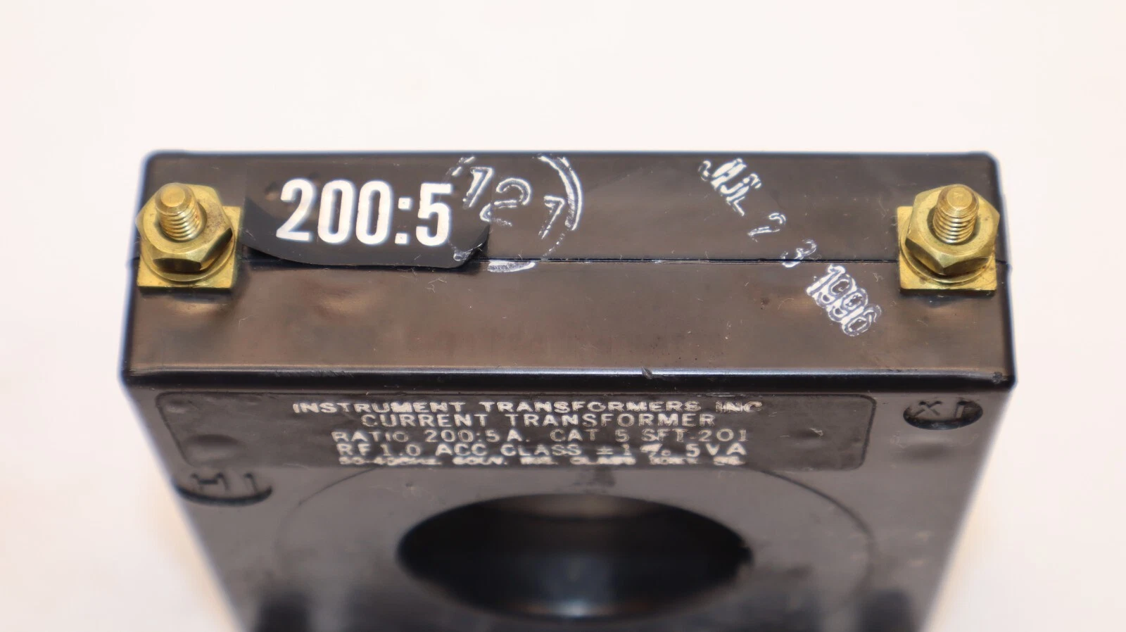 Used INSTRUMENT TRANSFORMERS SFT-201 Cat 5 200:5 200:5A Ratio Current Transformer