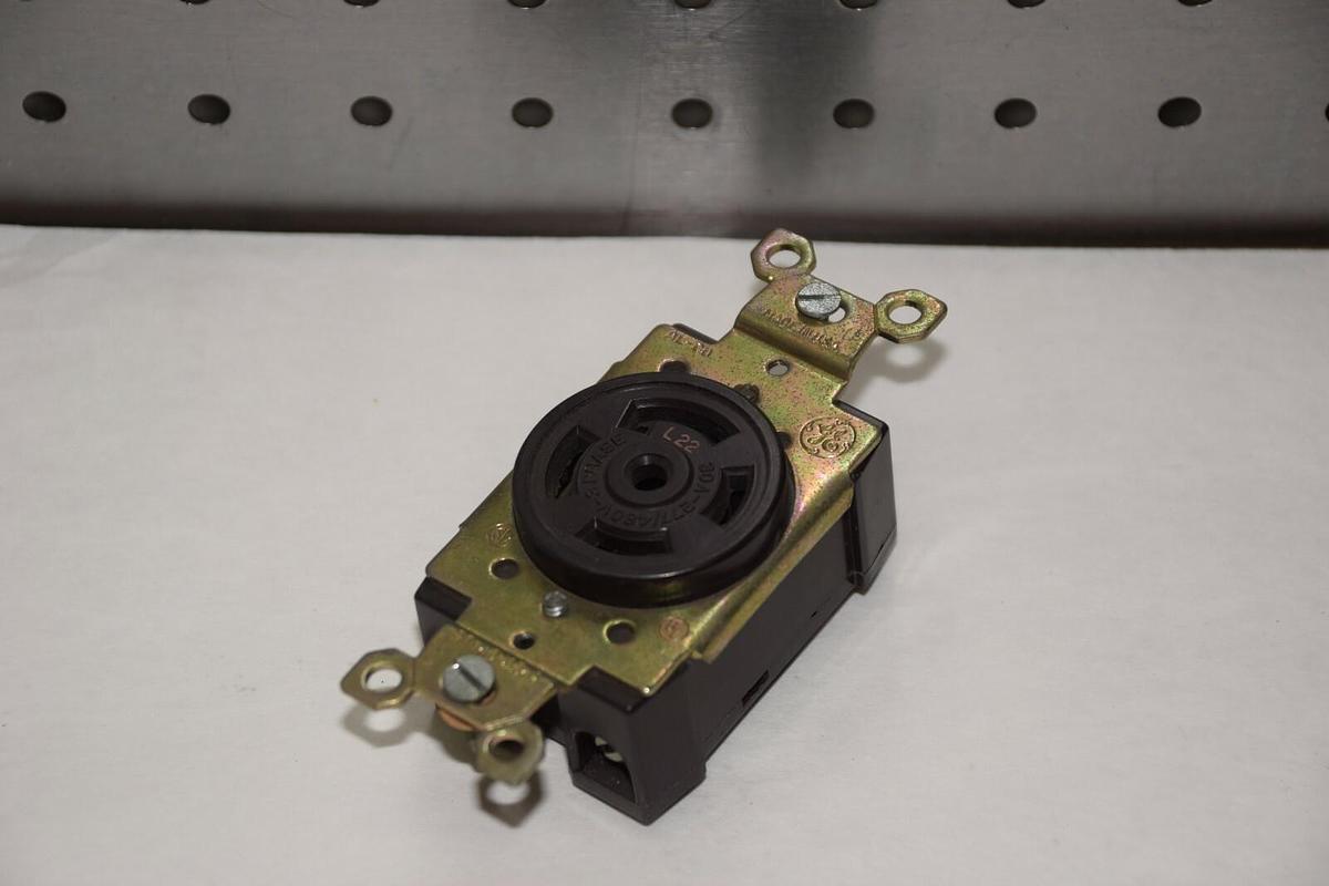 GE GENERAL ELECTRIC L-22 30A 277/480V 3 PHASE TWIST LOCK RECEPTACLE NEW