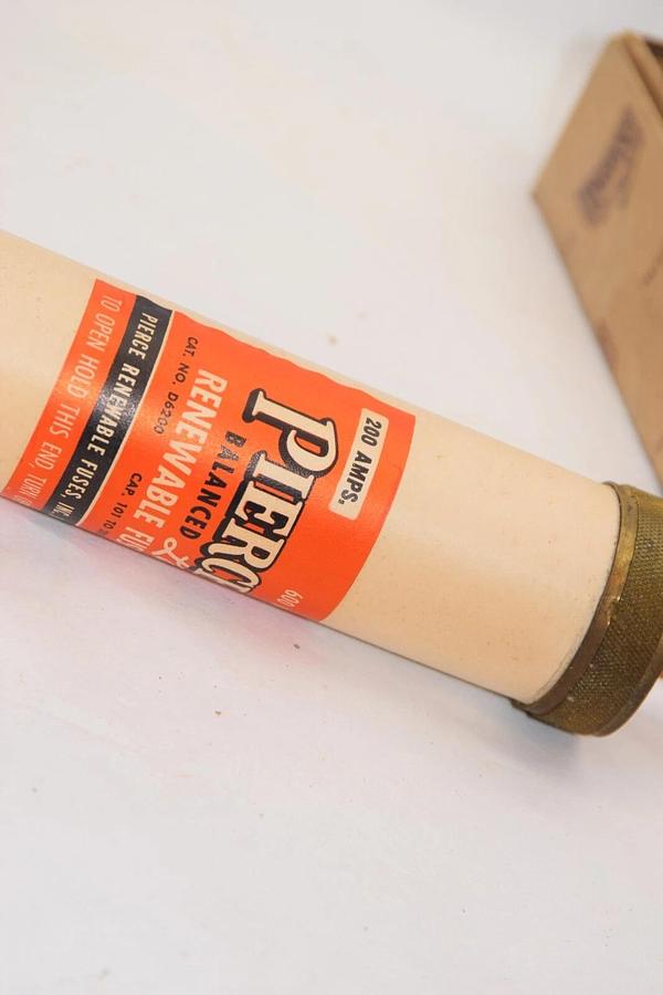 (NEW) PIERCE D6200 200Amp 600V Fuse