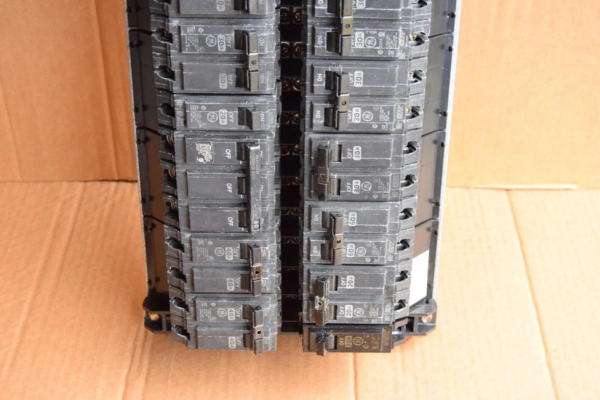 Used General Electric GE A Series 225A Panelboard Interior AQL3422ATX AXB4M9 3ph 4w