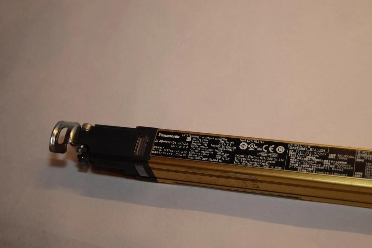 Used SUNX SF4B-H64-01 E V2 Emitter Safety light curtain Matsushita Electric PANSONIC