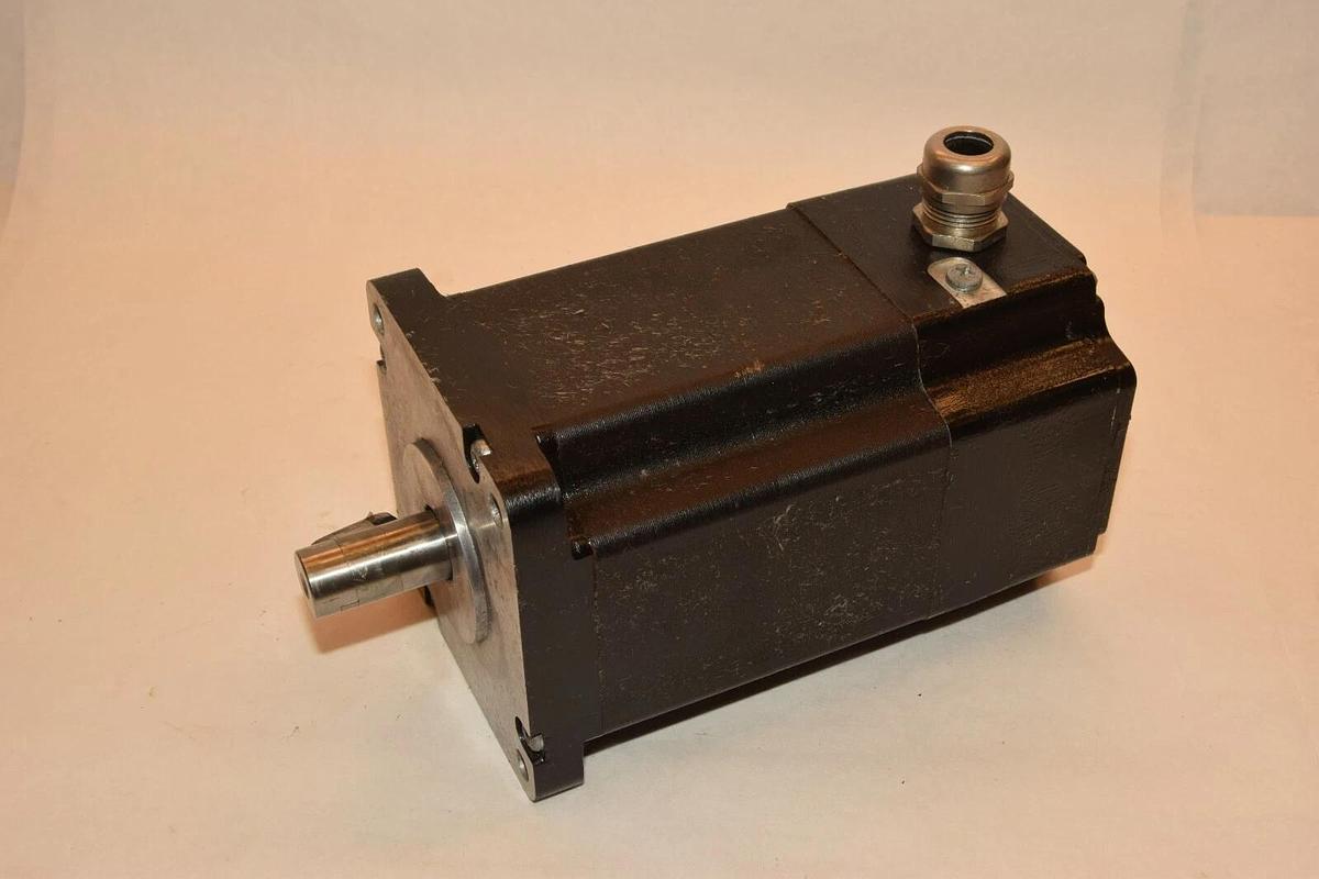 Used BERGER LAHR VRDM31117/50LWBOO VRDM31117/50LWB 230Vac 4,1Arms Servo Motor