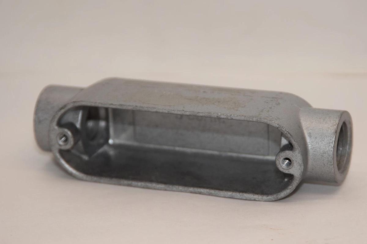 (NEW) CROUSE HINDS 1/2 C19 Condulet Conduit Outlet Body