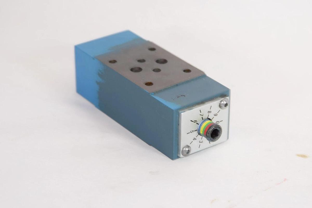 Used BOSCH 0 811 324 100 0811324100 4500psi 315 Bar Throttle Check Valve