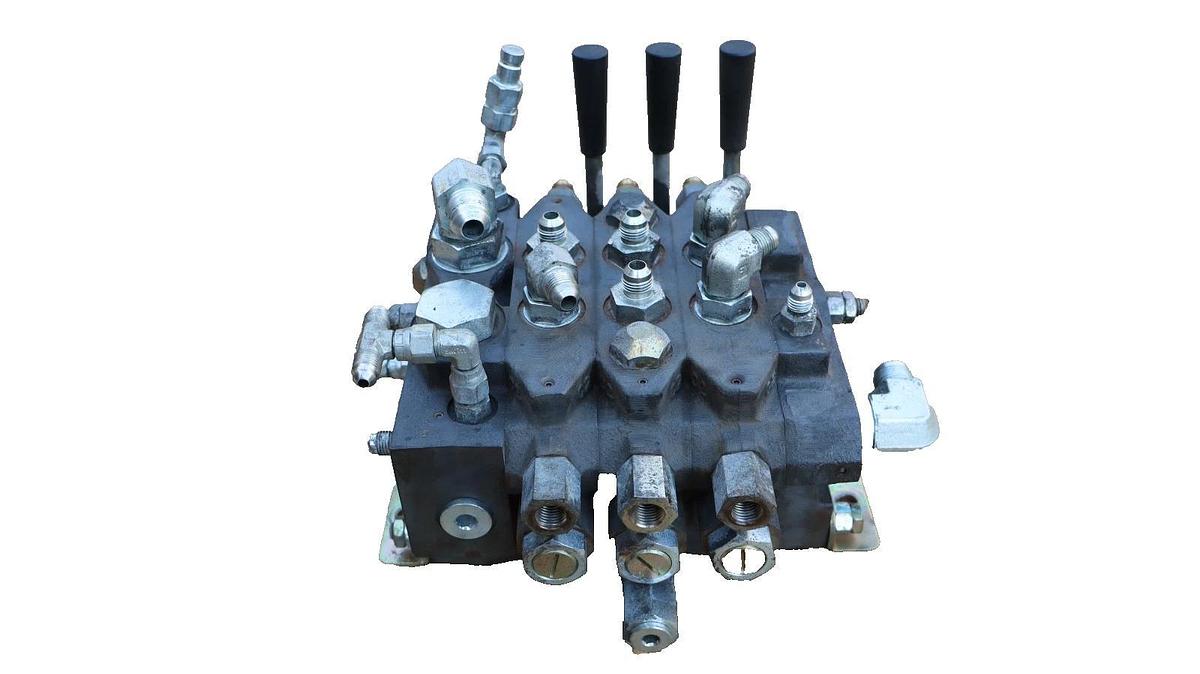 Used Altec DB5195.800 Hydraulic Valve Block 3 spool 3 spool Valve Manual Operated