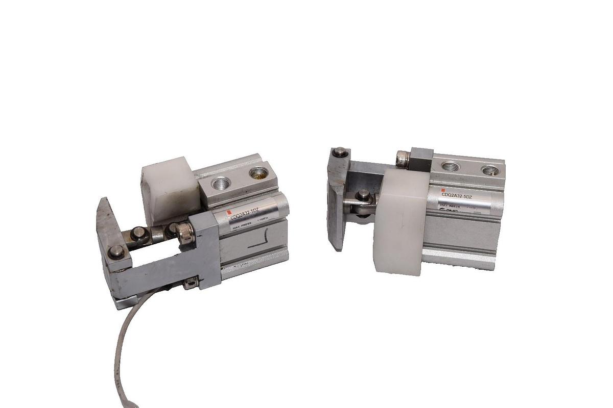 Used SMC CDQ2A32-5DZ , CDQ2A325DZ Pneumatic Cylinder - Lot of 2