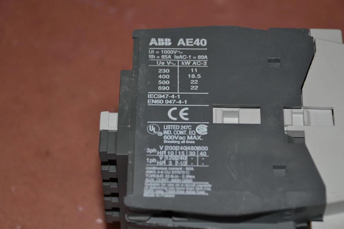 Used ABB CONTACTOR AE40-30 AE40 30 AE4030 CAL5-11 CAL511 COIL 220/230 VDC V R80