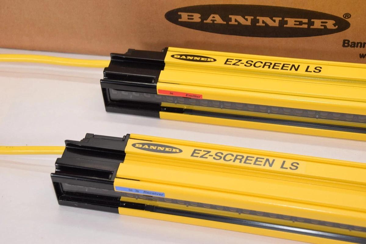 (NEW) BANNER SLLCP23-350P88 , 89759 Emitter/Receiver EZ Screen Light Curtain