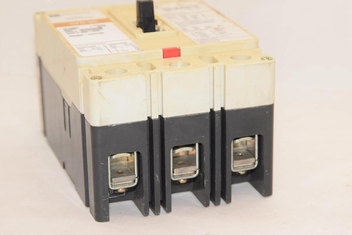 Used CUTLER HAMMER HFDDC3070L 70A 70 Amp 3P 600Vdc Industrial Circuit Breaker