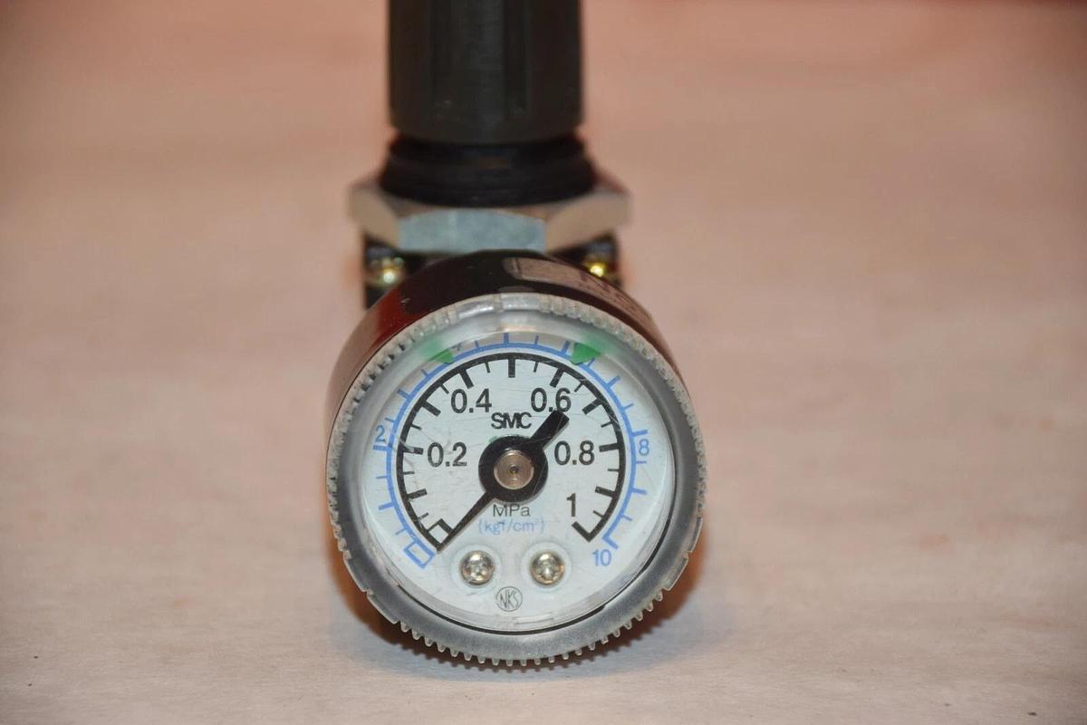 NEW KOGANEI PR100-GD20 USG PR100-9W PNEUMATIC PRECISION REGULATOR WITH GAUGE